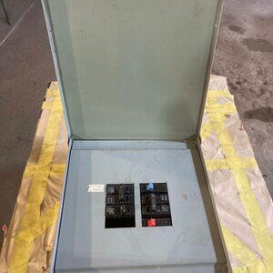 SIEMENS W0816ML1125CU 125 amp, 8 Space, 16 Circuit, Outdoor Center grey